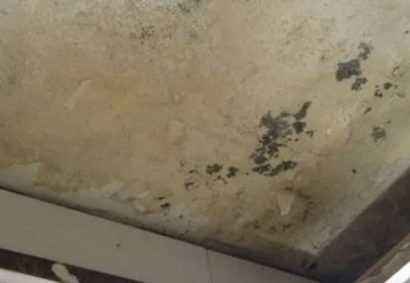 丹徒阳台漏水维修公司分享下丹徒卫生间渗水维修需要注意哪些问题。
